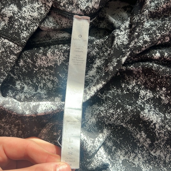 Lululemon size 8 leggings - Picture 2 of 4